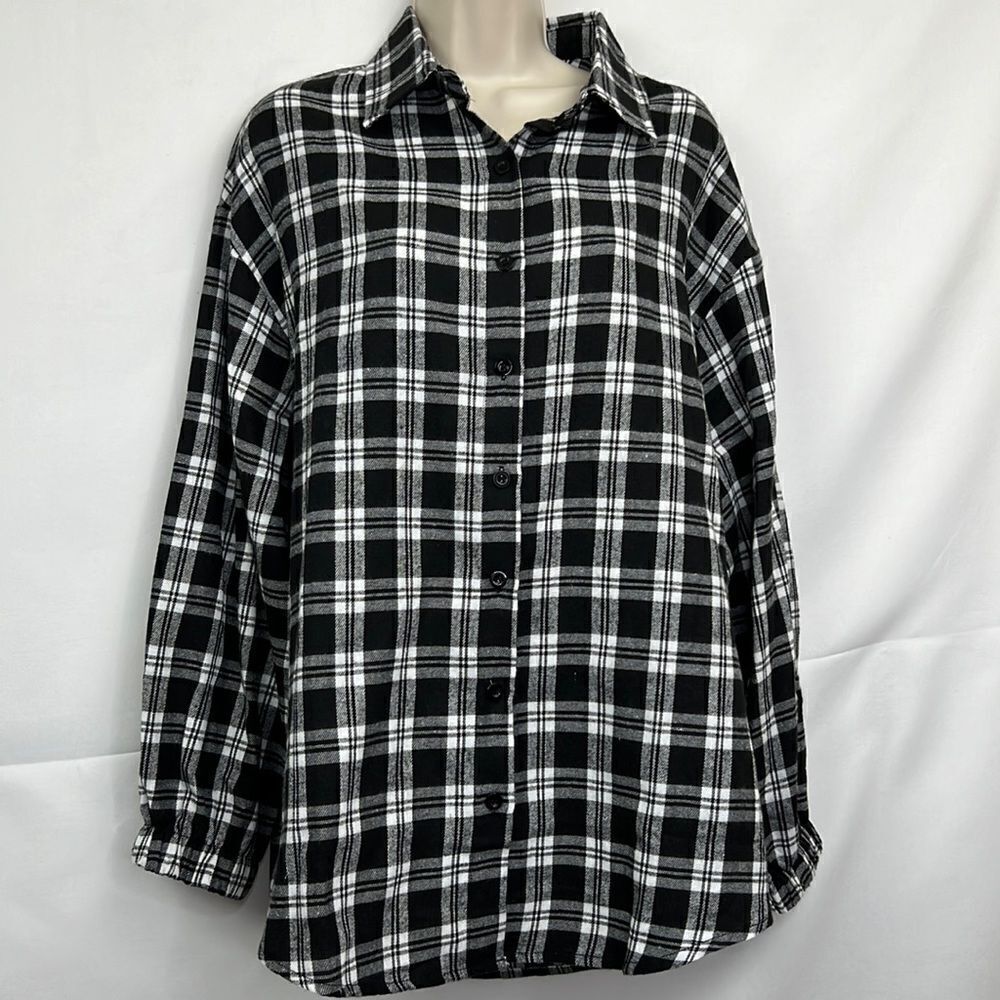 Hotouch black and white plaid flannel button front shirt size Med NWT